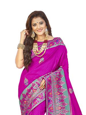 Pink Woven Banarasi Saree With Blouse 3
