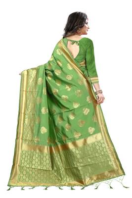Green Woven Banarasi Saree With Blouse 3