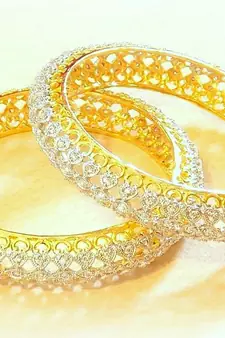 Fine ad stud bangles