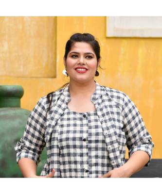 Gingham attached cape dress 2