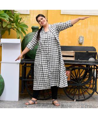Gingham attached cape dress 4