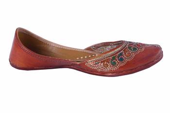 brown slip on jutis 2