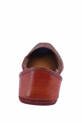 brown slip on jutis 4