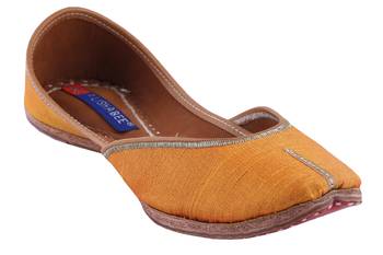 orange  slip on jutis 1