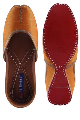 orange  slip on jutis 5