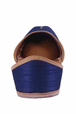blue slip on jutis 4