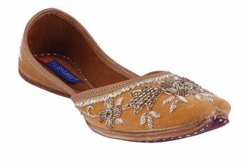brown slip on jutis 1