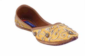 gold slip on jutis 1