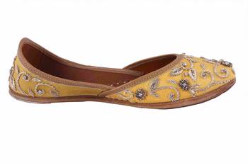 gold slip on jutis 2