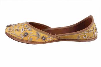 gold slip on jutis 3