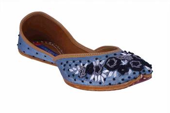 blue slip on jutis 1