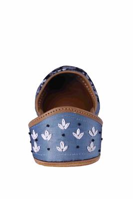 blue slip on jutis 4