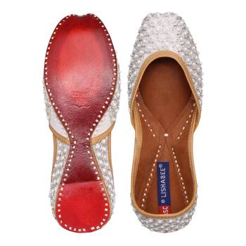 white  slip on jutis 5
