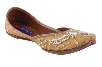 brown slip on jutis 1