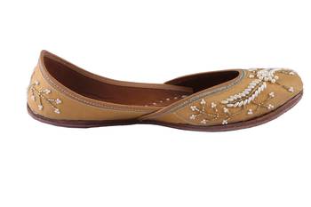 brown slip on jutis 2