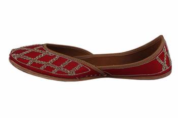 MSC-Women- beige   slip on jutis  3