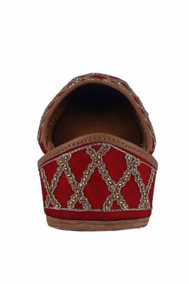 MSC-Women- beige   slip on jutis  4