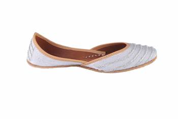 Women Silver Leather  slip on jutis 2