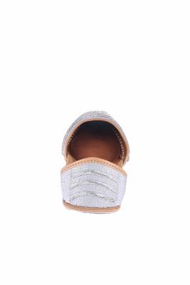Women Silver Leather  slip on jutis 4