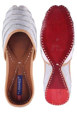 Women Silver Leather  slip on jutis 5