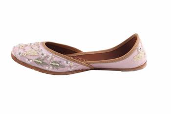 Women pink  slip on jutis 3