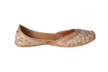 Women Embroidered golden slip on  Juttis 2