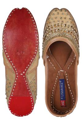 Women brown colored slip on Juttis 5