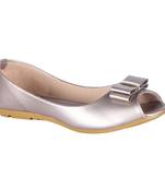 Women Embroidered Genuine Leather Juttis slip on 