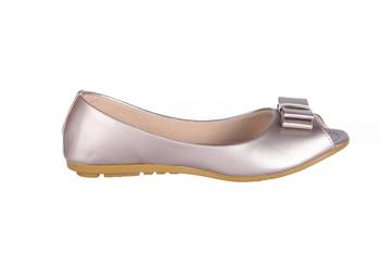 Women Embroidered Genuine Leather Juttis slip on  2