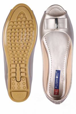 Women Embroidered Genuine Leather Juttis slip on  5