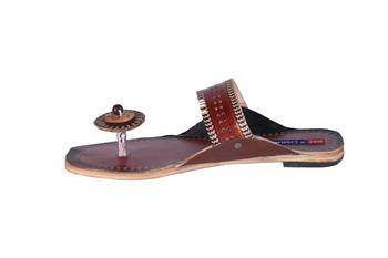Women pink Leather Juttis 3