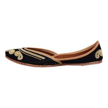 Embroidered  fabric slip on  Juttis 3