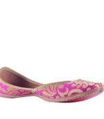hand embroidery slip on pink Juttis