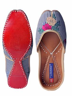  blue color stripes printed  slip on  Juttis 5