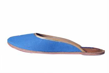 Solid canvas slip on  Juttis 3