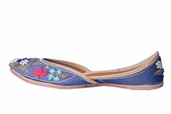 Hand Embroidered blue juttis 3