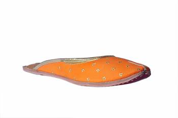 Hand Embroidered slip on Juttis 1
