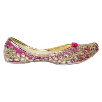 Women Synthetic Pink juties 2
