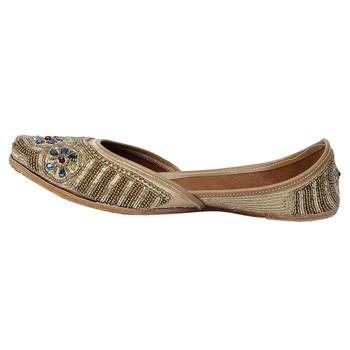 Women Synthetic Gold juties 3