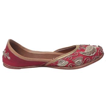 women red synthetic Juties 3