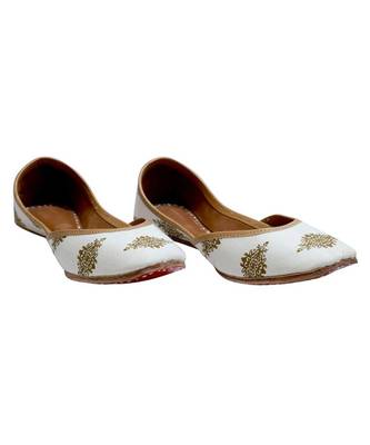 White Printed Formal Ethnic Jutti 1