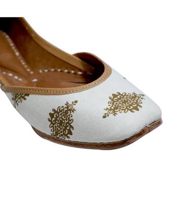 White Printed Formal Ethnic Jutti 4
