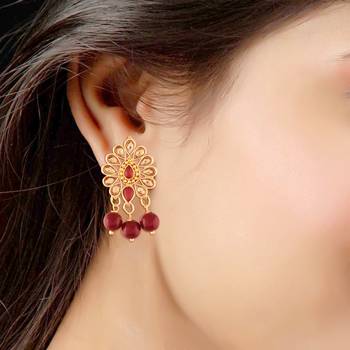 Traditional Gold Plated Kundan & Pearl Earrings For Women 2