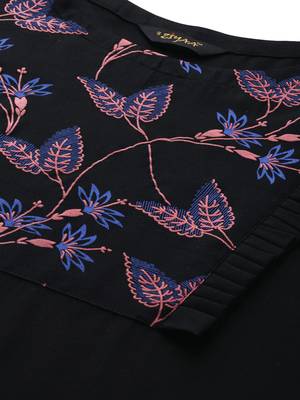 Women's Black Colour Foli Print Straight Rayon Kurta 4