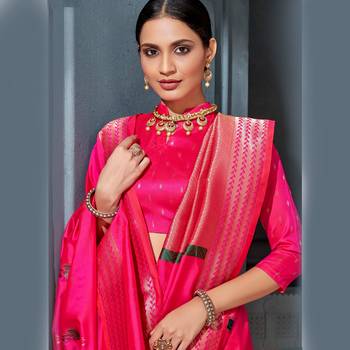 Pink woven Silk Blend saree with blouse 2