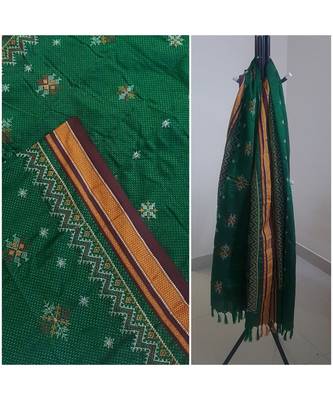 Green handloom khun/Khana dupatta with kasuti embroidery 1