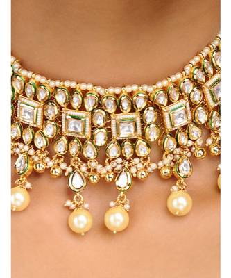 Gold Tone Kundan And Pearl Necklace Set 2