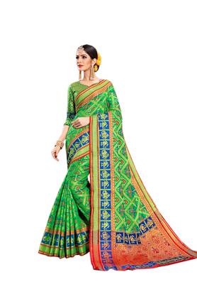 Green Woven Silk Saree With Blouse 1