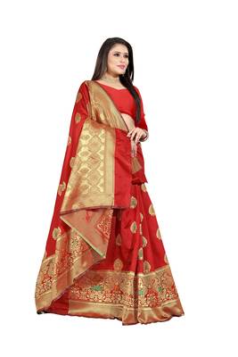  red woven jacquard saree with blouse 3