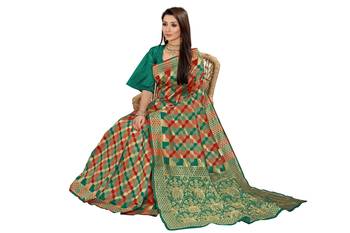  green woven jacquard saree with blouse 4